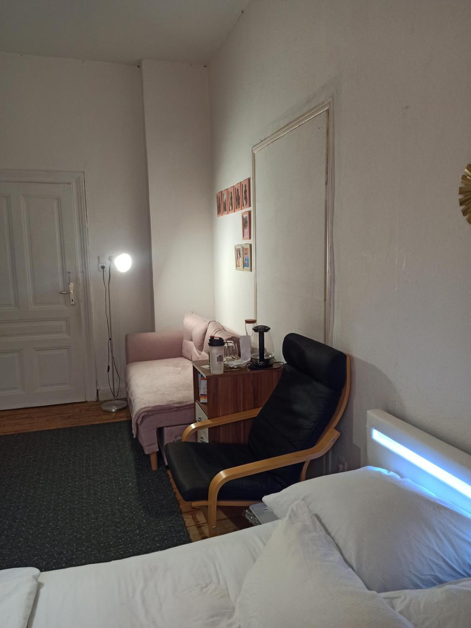 Private In A Shared Apartment, Free Parking