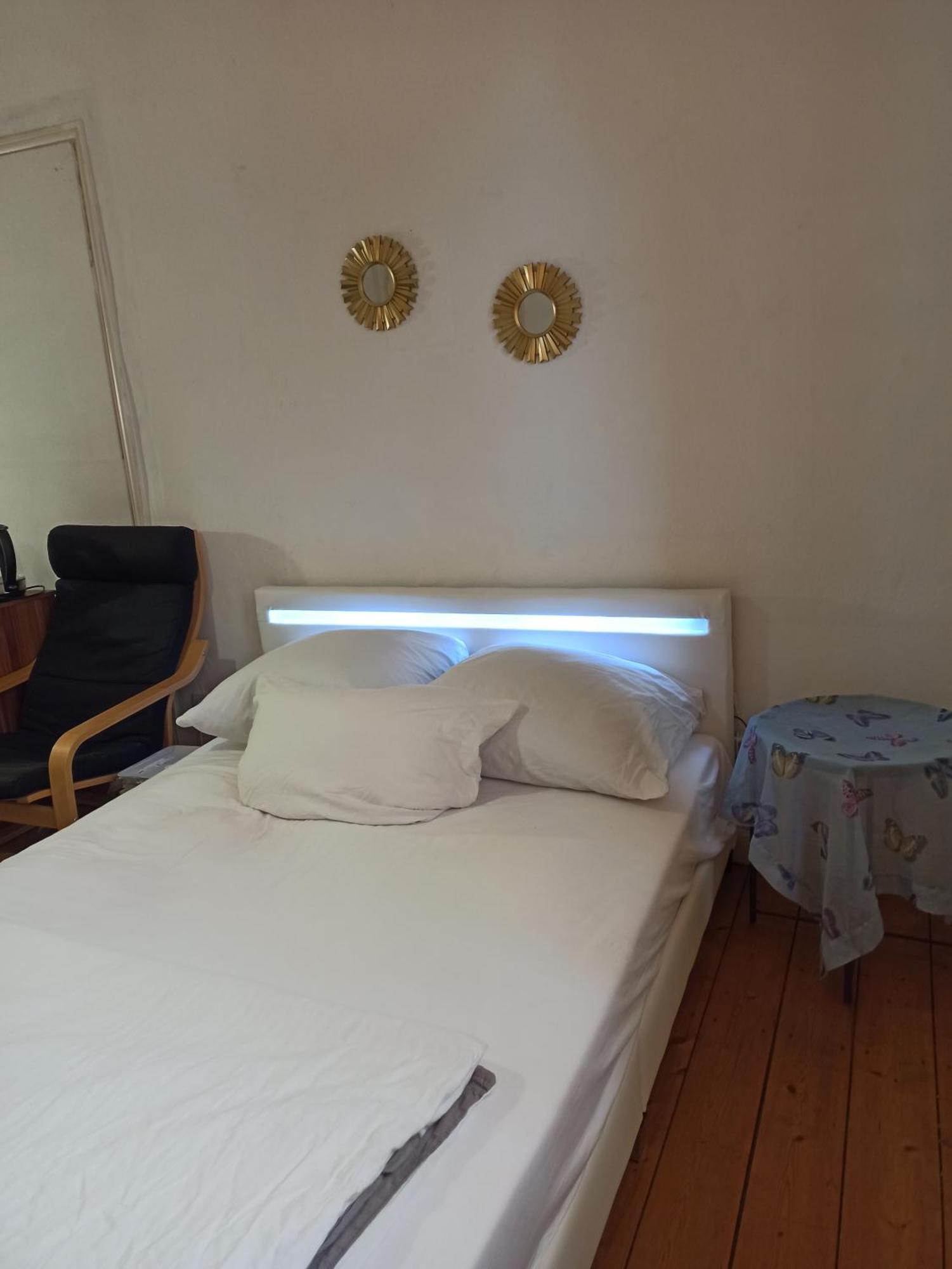 Private In A Shared Apartment, Free Parking Homestay Fulda
